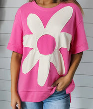 Load image into Gallery viewer, Pink Contrast Flower Drop Shoulder Loose T Shirt