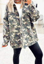 Load image into Gallery viewer, Camo Chest Pockets Loose Jean Jacket