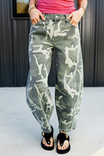 Load image into Gallery viewer, Camo Print Straight Leg Ankle Jeans