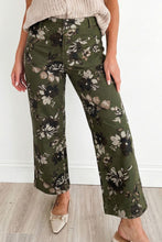 Load image into Gallery viewer, Vintage Floral Print Square Patch Pocket Raw Hem Shift Jeans