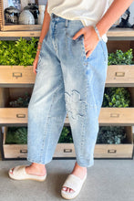 Load image into Gallery viewer, Flower Patched Light Wash Cropped High Waist Jeans
