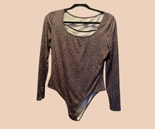 Load image into Gallery viewer, Closet clean out tops
