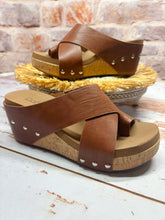 Load image into Gallery viewer, Alana Wedge In Cognac
