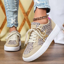 Load image into Gallery viewer, Leopard star sneakers
