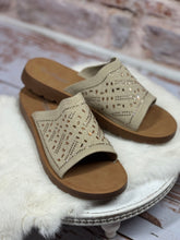 Load image into Gallery viewer, Clara Sandal in Beige
