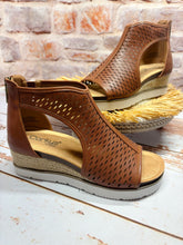 Load image into Gallery viewer, Gretchen Sandal in Cognac
