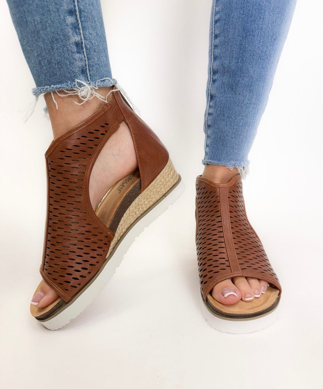 Gretchen Sandal in Cognac