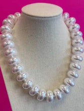 Load image into Gallery viewer, Bright beaded necklace

