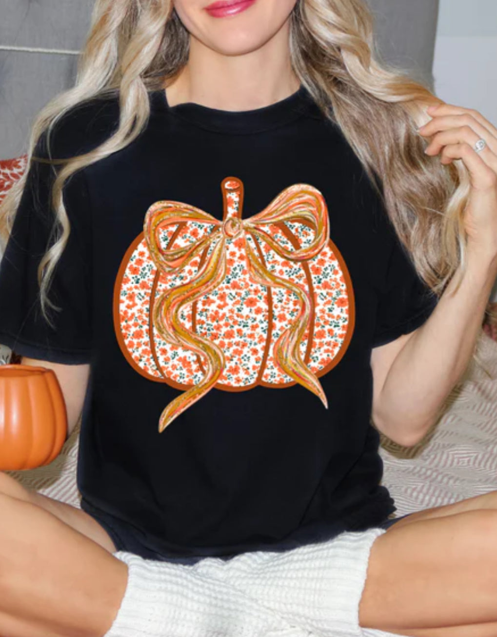 Floral pumpkin with bow tee