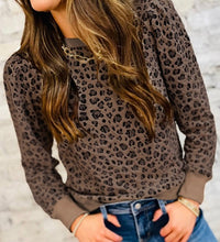 Load image into Gallery viewer, Ribbed Trim Leopard Print Long Sleeve Top
