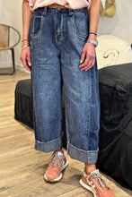 Load image into Gallery viewer, Stitched Raw Hem Wide Leg Loose Jeans
