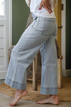 Load image into Gallery viewer, INSTOCK size 6 striped jeans
