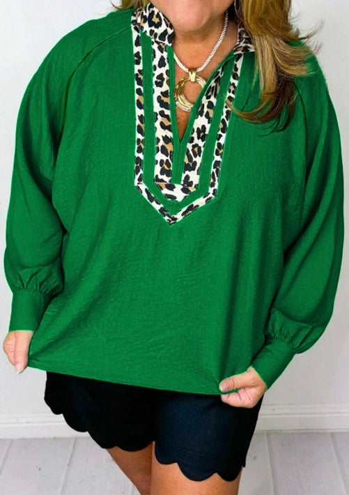 Plus Size Contrast Leopard Trim Split Neck Puff Sleeve Blouse
