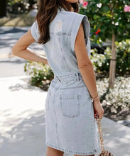 Load image into Gallery viewer, Acid Wash Flap Pockets Frayed Denim Dress
