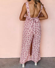 Load image into Gallery viewer, Floral Scoop Neck Backless Sleeveless Jumpsuit
