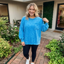 Load image into Gallery viewer, Mineral Wash Raw Seam Double Patched Pocket Pullover Sweatshirt
