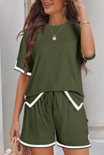 Load image into Gallery viewer, Contrast Trim Tee and Shorts Set
