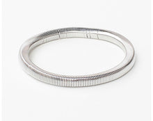 Load image into Gallery viewer, Simple metal bracelet
