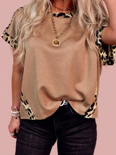 Load image into Gallery viewer, Leopard Trim Round Neck Loose T Shirt
