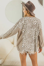 Load image into Gallery viewer, Leopard Print Crew Neck Long Sleeve Top
