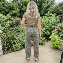 Load image into Gallery viewer, Camo Pattern Patch Detail Casual Jeans
