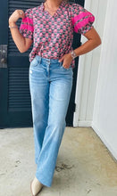 Load image into Gallery viewer, V-Neck Ruffle Abstract Floral Print Puff Sleeve Top
