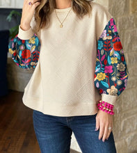 Load image into Gallery viewer, Contrast Floral Sleeve Textured Drop Shoulder Top
