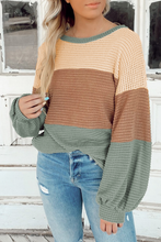 Load image into Gallery viewer, Textured Color Block Bubble Sleeve Baggy Top
