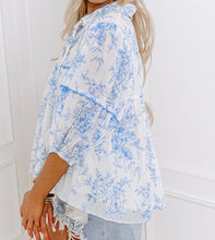 Load image into Gallery viewer, Blue Floral 3/4 Sleeve Tied Collar Blouse
