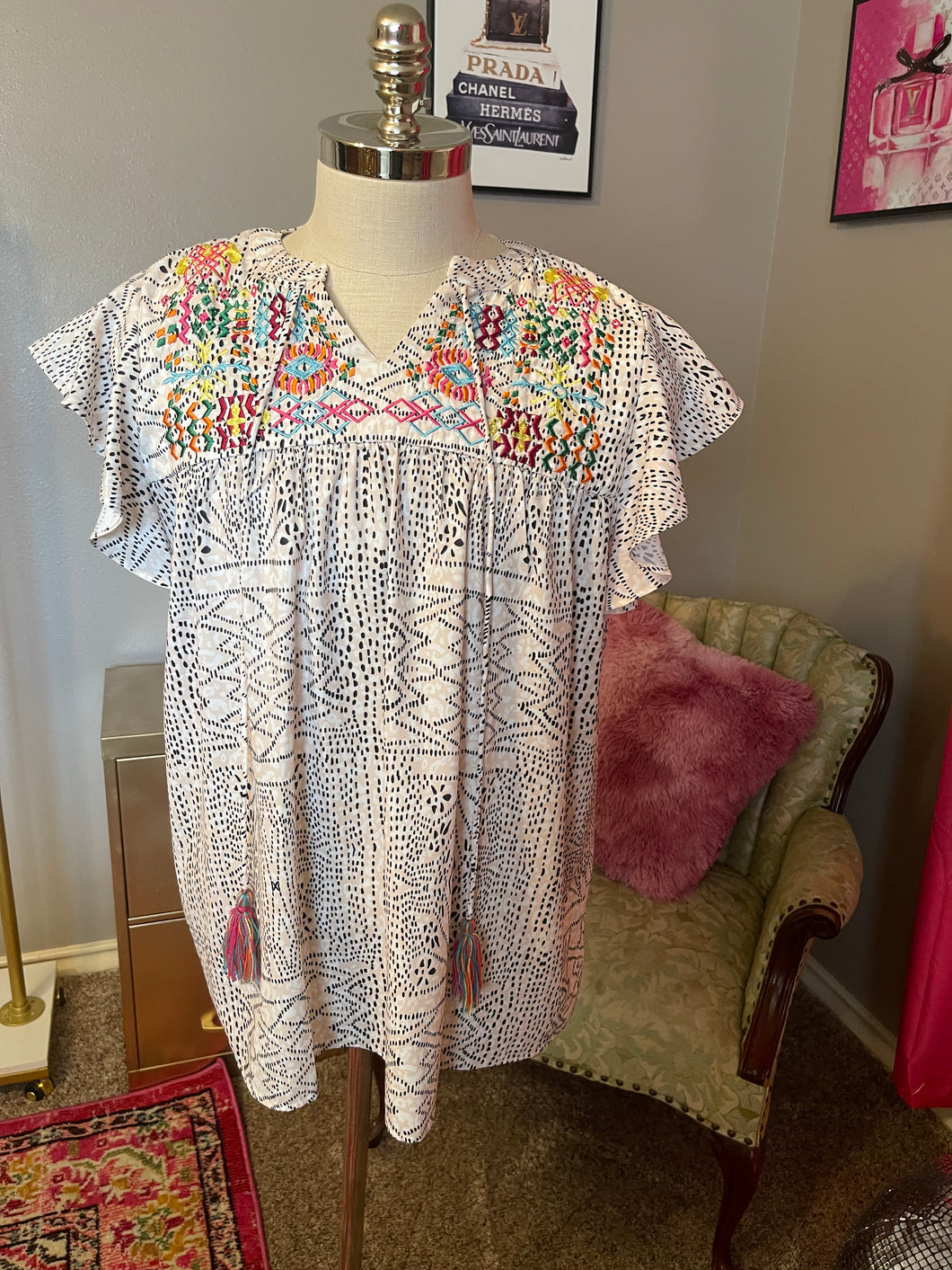 XL instock embroidered tassle top