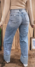 Load image into Gallery viewer, Ashleigh Cuffed Straight Loose Jeans
