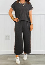 Load image into Gallery viewer, Leopard Patchwork Edge Twisted Rib T Shirt and Cropped Pants Set

