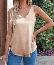 Load image into Gallery viewer, Metallic Deep V Neck Loose Tank Top
