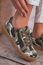 Load image into Gallery viewer, Camo Print sneakers
