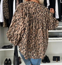 Load image into Gallery viewer, Oversized Leopard Print Balloon Sleeve Casual Shirt
