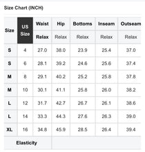 Load image into Gallery viewer, Flower Patched Light Wash Cropped High Waist Jeans
